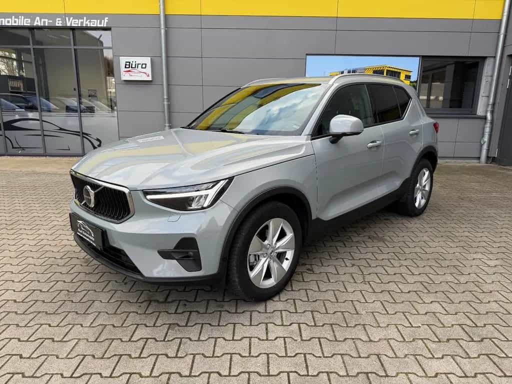 Volvo XC40 Core 2WD/SHZ/KLIMA/AUTOMATIK/LED/ 08/2023-photo-1
