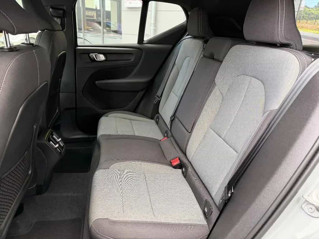 Volvo XC40 Core 2WD/SHZ/KLIMA/AUTOMATIK/LED/ 08/2023-photo-17