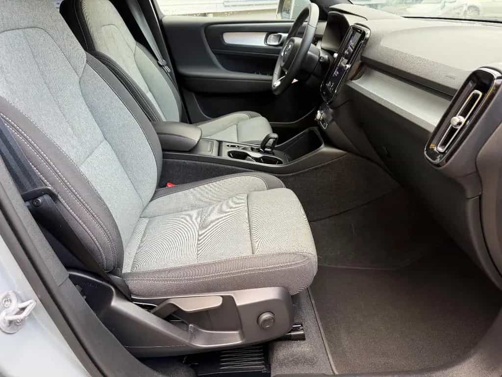 Volvo XC40 Core 2WD/SHZ/KLIMA/AUTOMATIK/LED/ 08/2023-photo-24