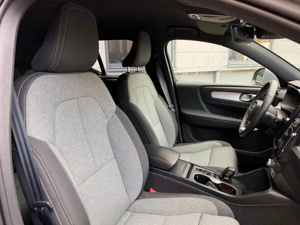 Volvo XC40 Core 2WD/SHZ/KLIMA/AUTOMATIK/LED/ 08/2023-photo-25