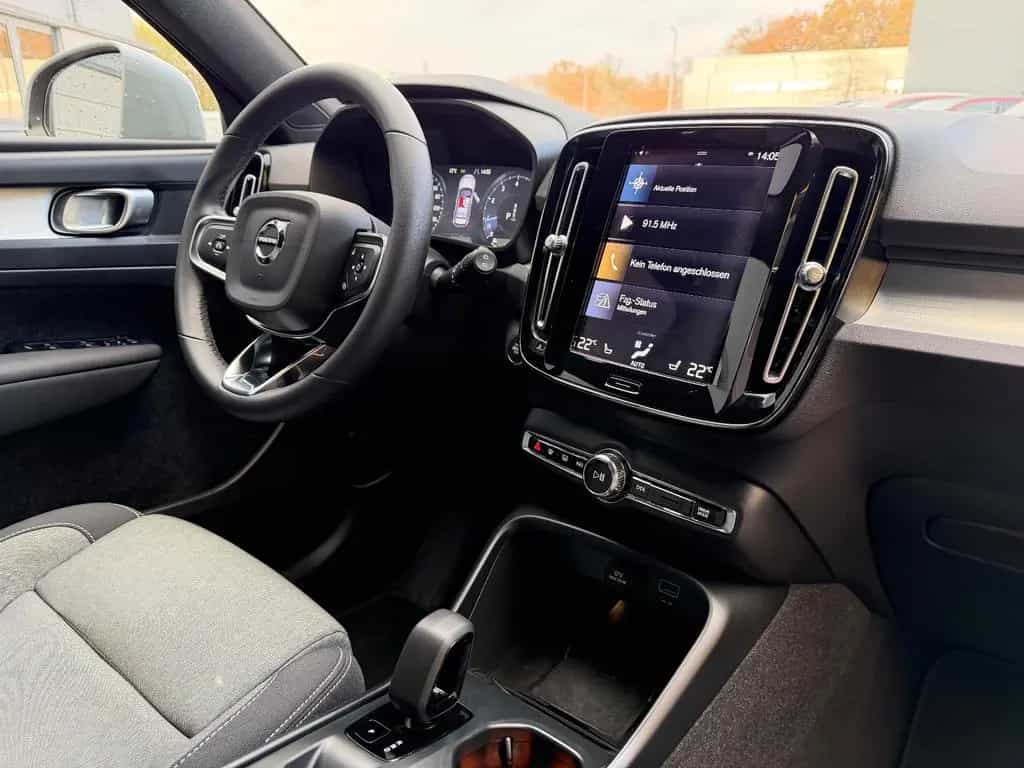 Volvo XC40 Core 2WD/SHZ/KLIMA/AUTOMATIK/LED/ 08/2023-photo-27