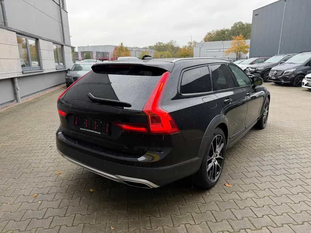 Volvo V90 Cross Country AWD/HEAD UP/ALLRAD/LEDER/8xBRF 06/2019-photo-4
