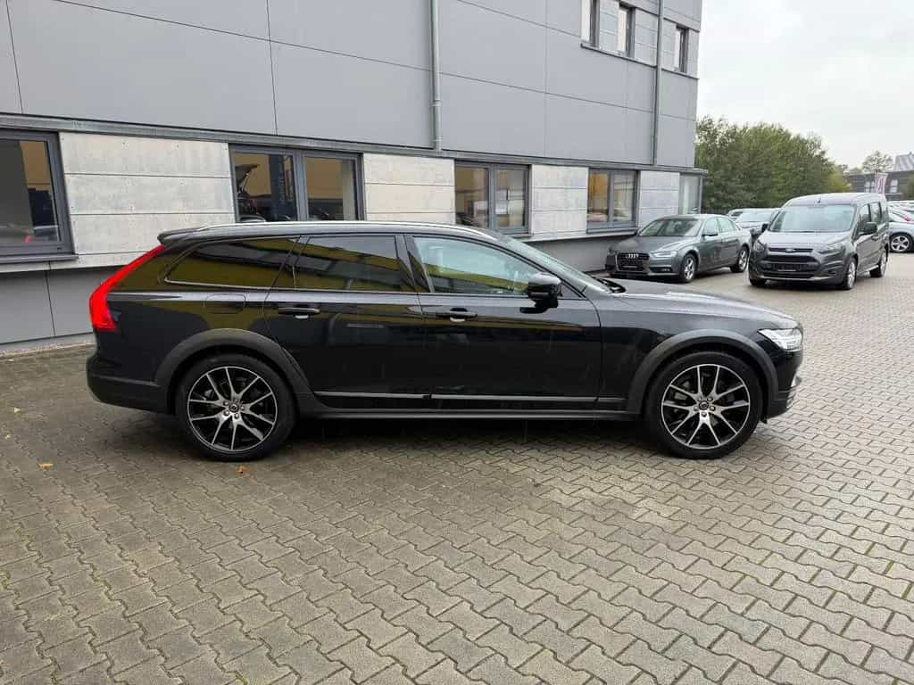 Volvo V90 Cross Country AWD/HEAD UP/ALLRAD/LEDER/8xBRF 06/2019-photo-5