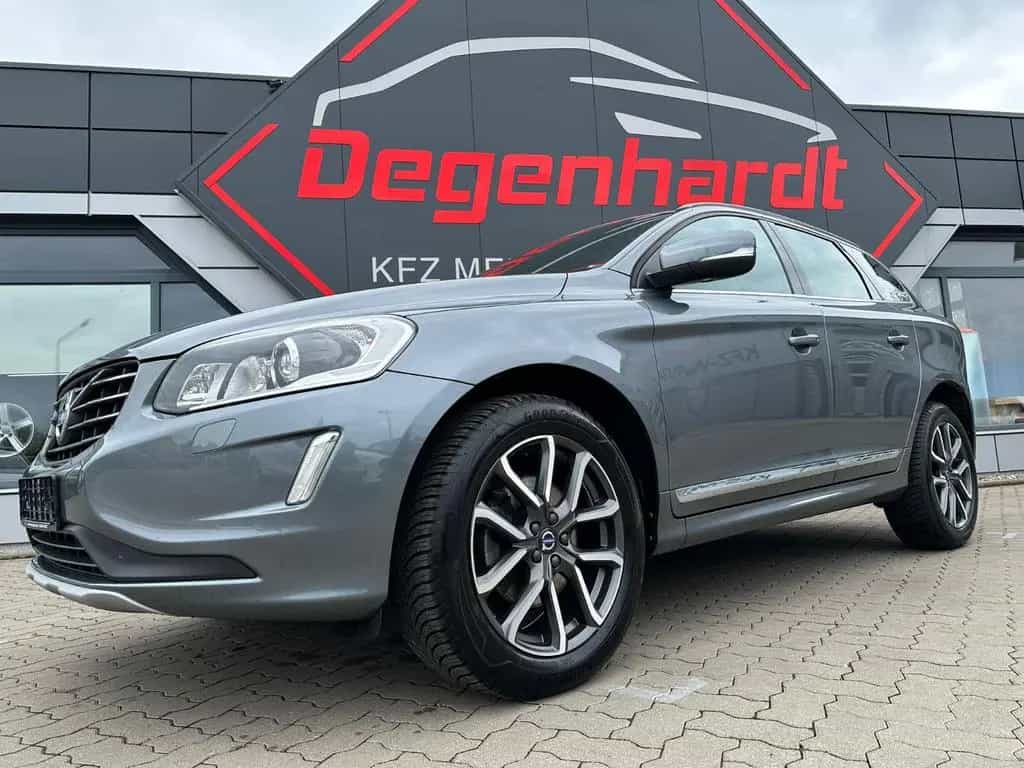 Volvo XC 60 Summum 2WD Bi Xenon Leder AHK Kamera 03/2017-photo-15