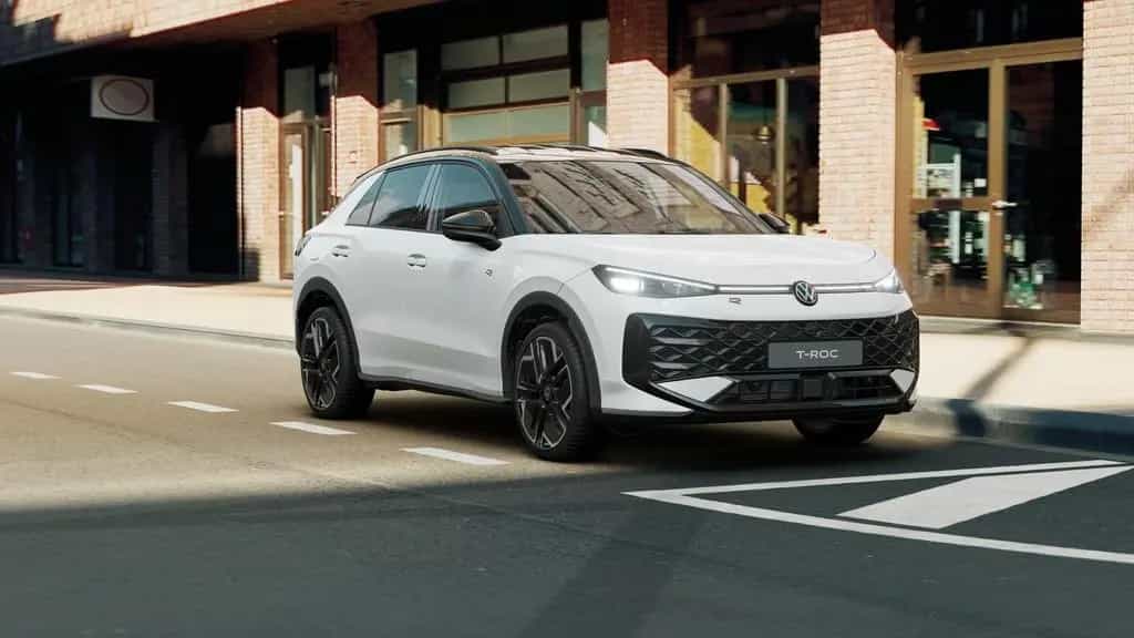 Volkswagen T-Roc R-Line 1.5 l eTSI OPF DSG 360 ACC AUT HUD null-photo-4