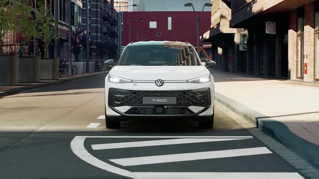 Volkswagen T-Roc R-Line 1.5 l eTSI OPF DSG 360 ACC AUT HUD null-photo-5