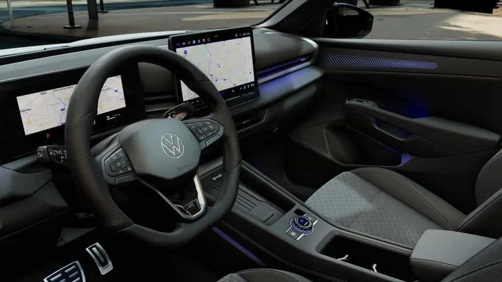 Volkswagen T-Roc R-Line 1.5 l eTSI OPF DSG 360 ACC AUT HUD null-photo-7