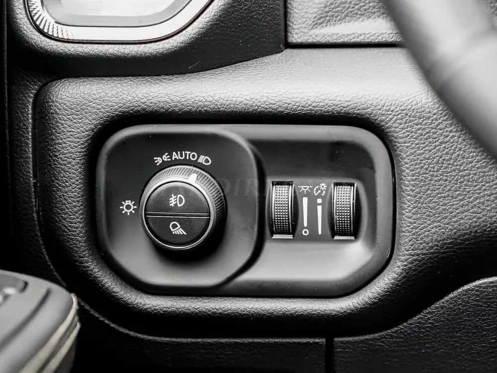Dodge 2026 RAM Sport Night € 57780 +PANORAMIC SUNROOF null-photo-19