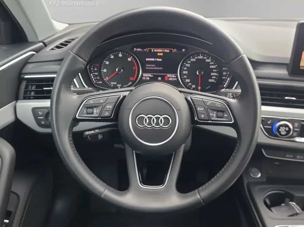 Audi A4 Avant sport *Navi*Xenon*Sitzeizung*PDC* 03/2018-photo-12