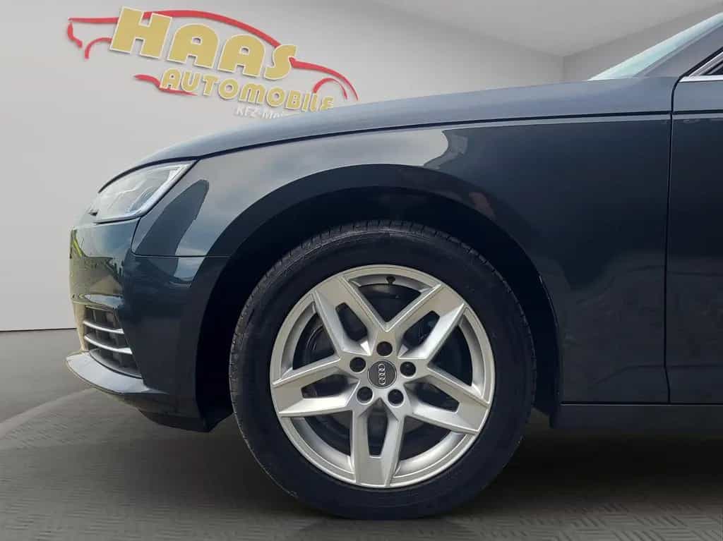 Audi A4 Avant sport *Navi*Xenon*Sitzeizung*PDC* 03/2018-photo-20