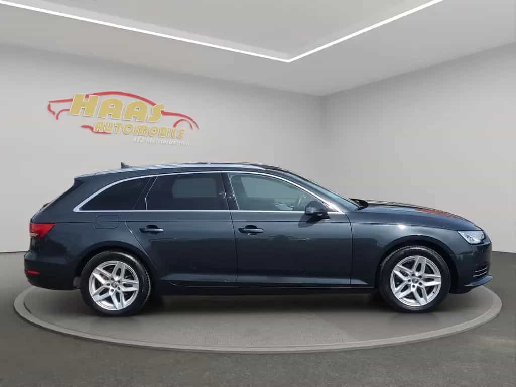Audi A4 Avant sport *Navi*Xenon*Sitzeizung*PDC* 03/2018-photo-4
