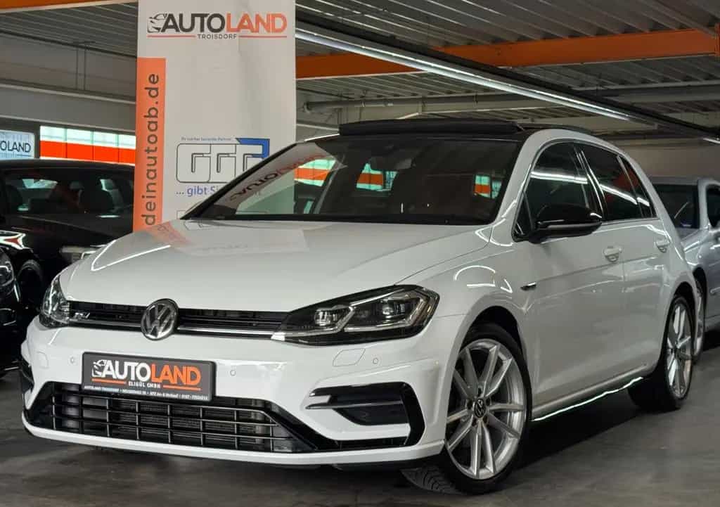 Volkswagen Golf VII Lim. Highline*R LINE*PANO*DSG*LED*NAVI* 01/2019-photo-1