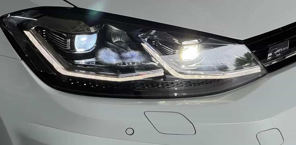 Volkswagen Golf VII Lim. Highline*R LINE*PANO*DSG*LED*NAVI* 01/2019-photo-15