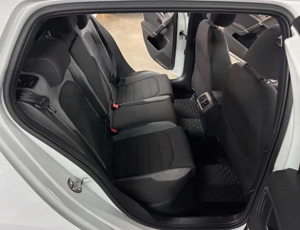 Volkswagen Golf VII Lim. Highline*R LINE*PANO*DSG*LED*NAVI* 01/2019-photo-20
