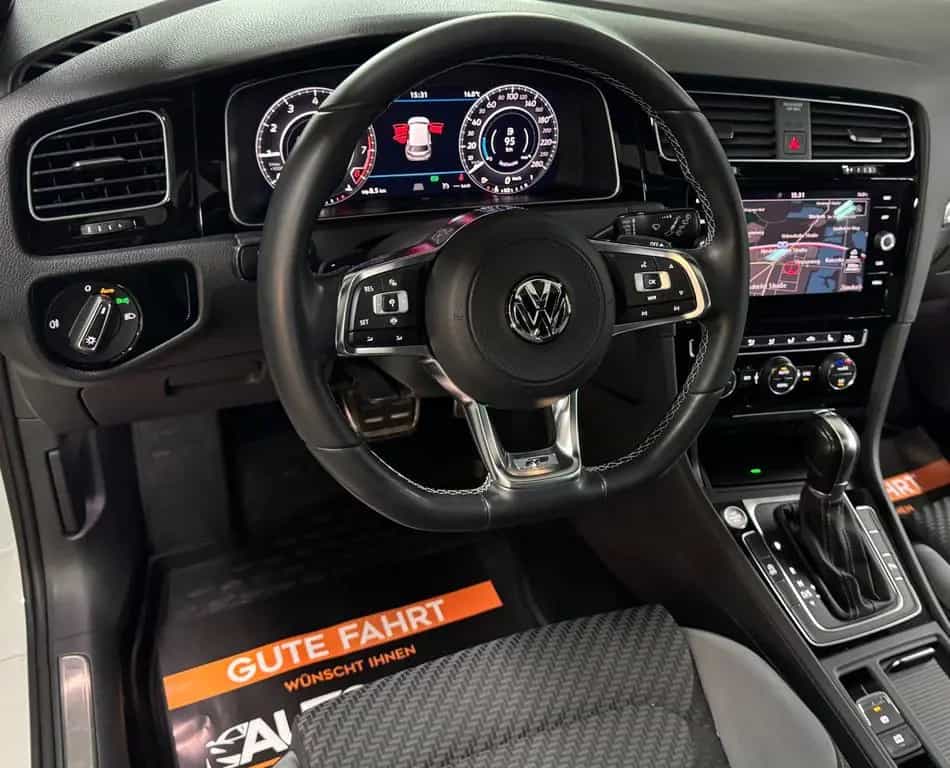 Volkswagen Golf VII Lim. Highline*R LINE*PANO*DSG*LED*NAVI* 01/2019-photo-24