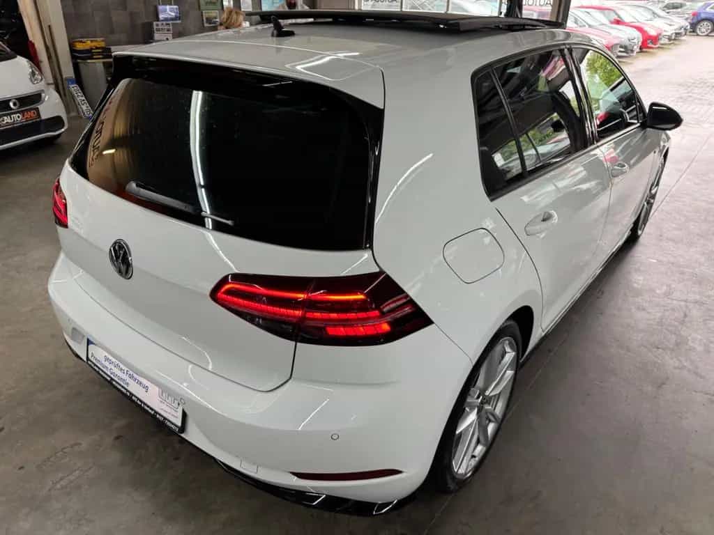 Volkswagen Golf VII Lim. Highline*R LINE*PANO*DSG*LED*NAVI* 01/2019-photo-26