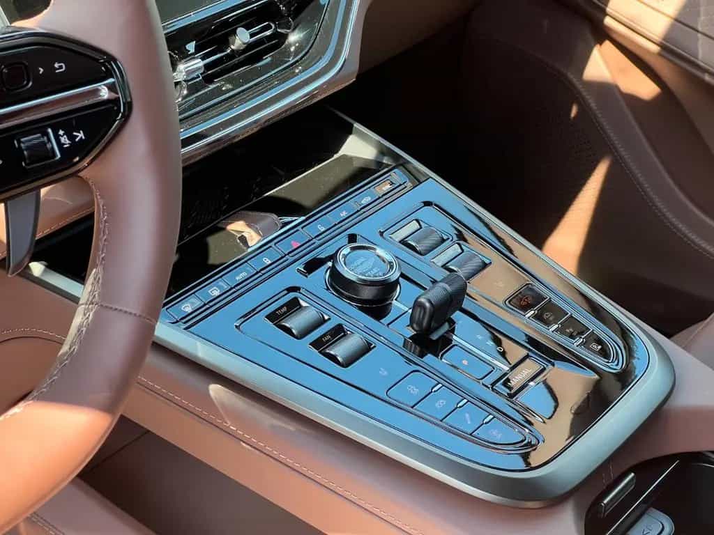 Aston Martin DBX 4.0 V8 S 01/2026-photo-10