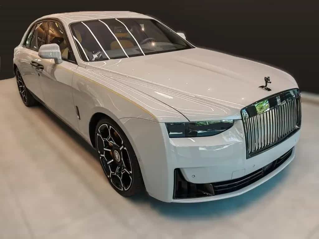 Rolls-Royce Ghost Black Badge - SOFORT !!!!! 06/2026-photo-0