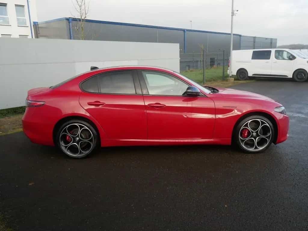 Alfa Romeo Giulia COMPETIZIONE 2.0 TURBO 16V 280 PS AT8 Q4 08/2023-photo-1