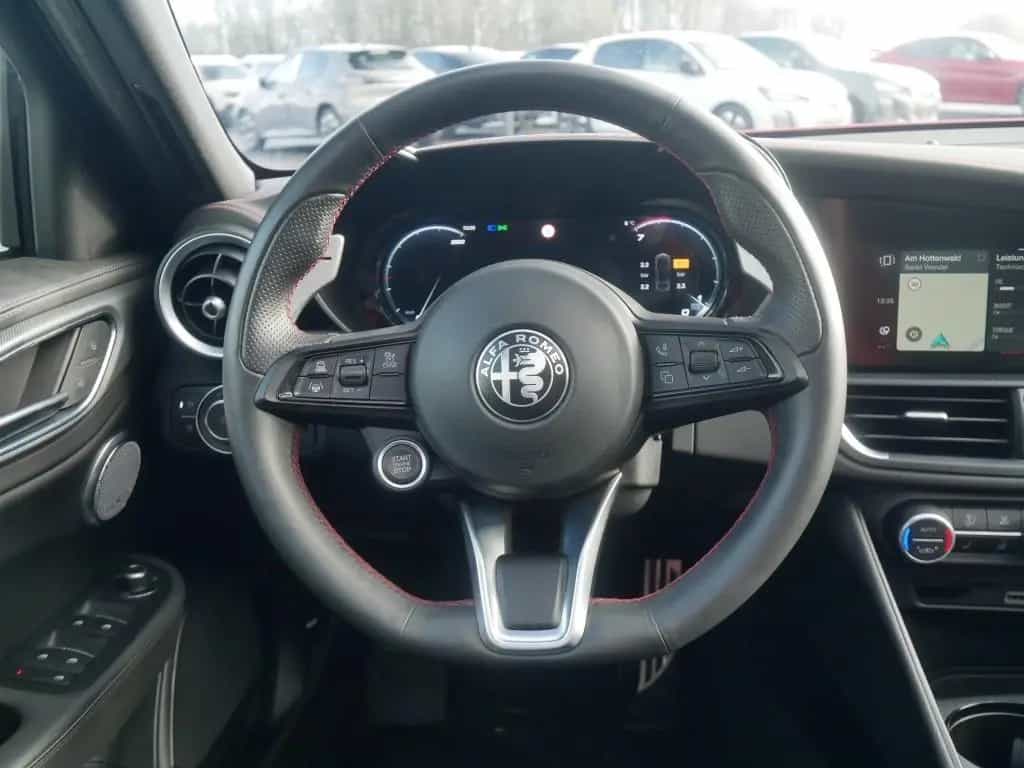 Alfa Romeo Giulia COMPETIZIONE 2.0 TURBO 16V 280 PS AT8 Q4 08/2023-photo-19