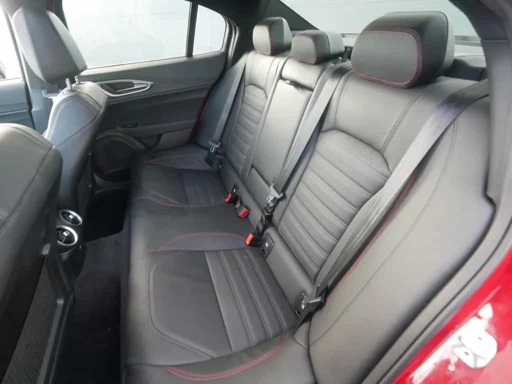 Alfa Romeo Giulia COMPETIZIONE 2.0 TURBO 16V 280 PS AT8 Q4 08/2023-photo-14