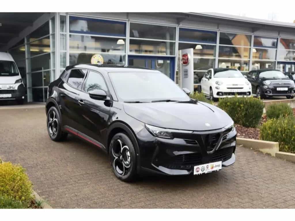 Alfa Romeo Junior IBRIDA SPECIALE 1.2 VGT 145PS DCT6 SCHIEB 10/2025-photo-1