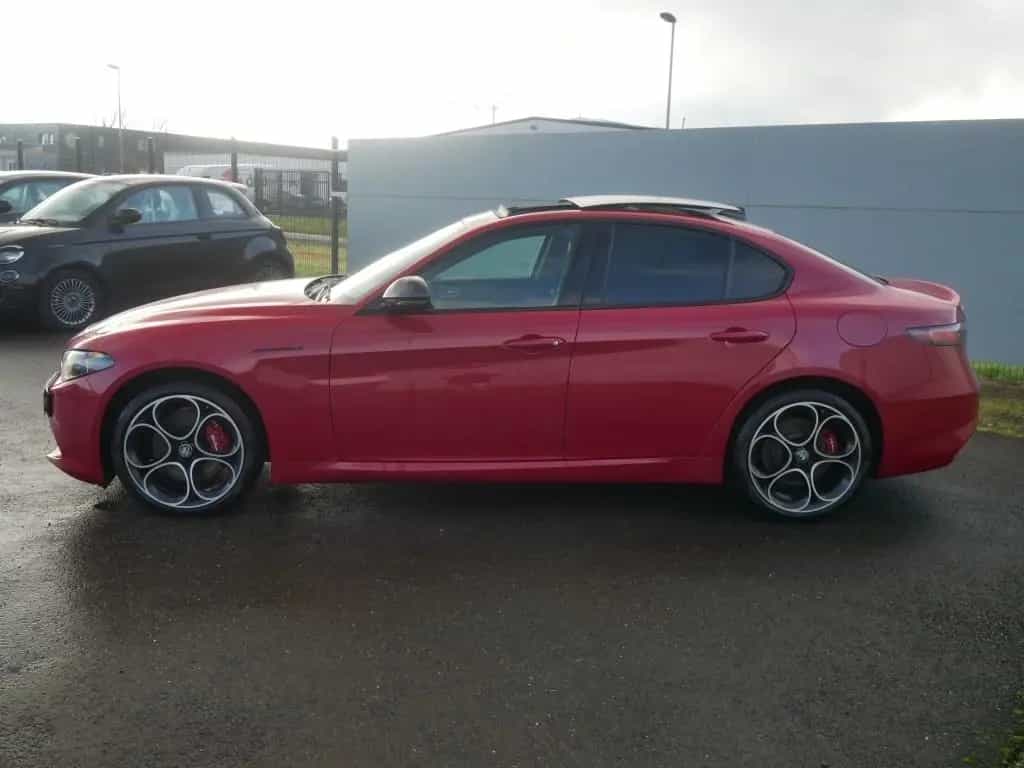 Alfa Romeo Giulia COMPETIZIONE 2.0 TURBO 16V 280 PS AT8 Q4 08/2023-photo-5