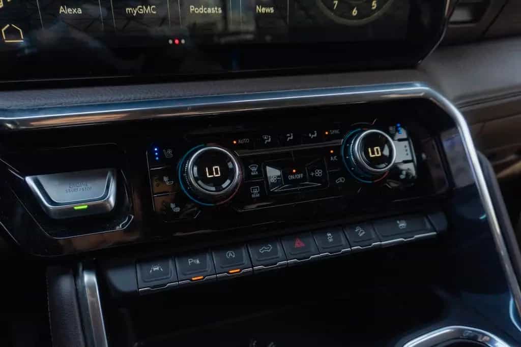GMC Sierra 1500 Denali 04/2024-photo-27