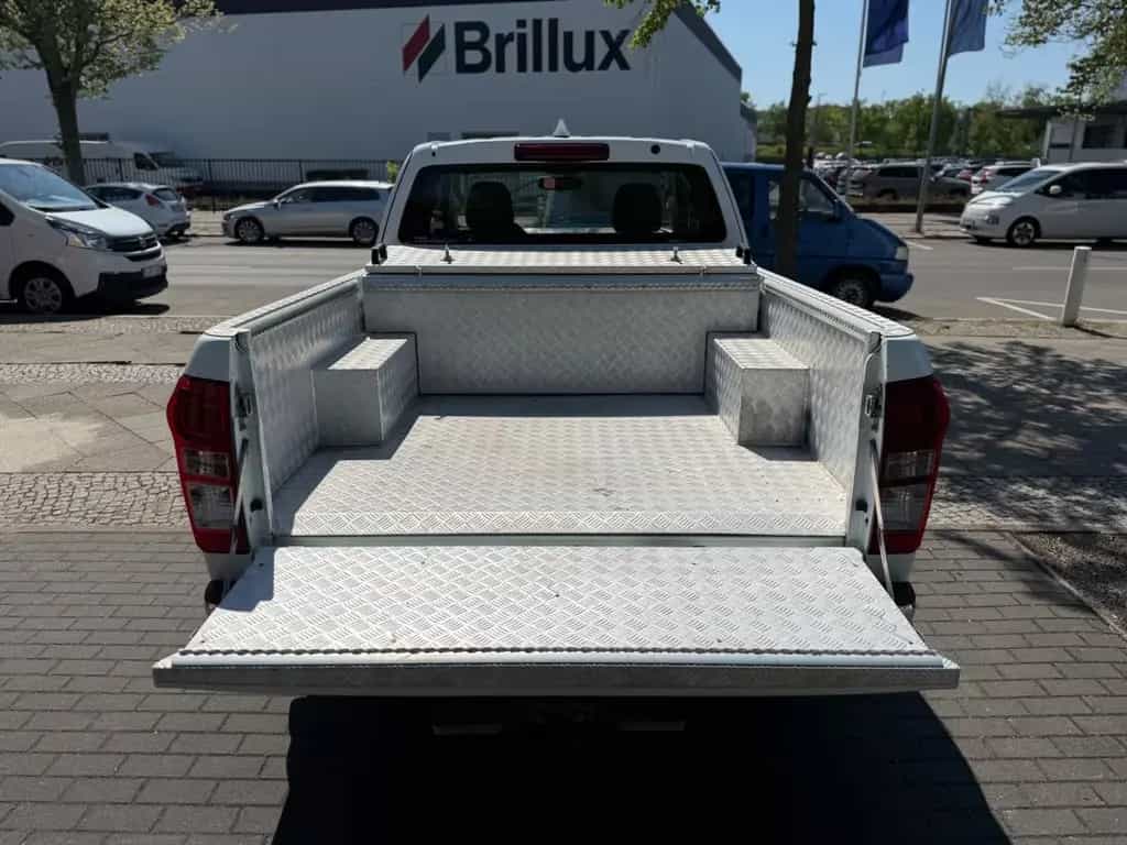Isuzu D-Max Space Cab 4WD Basis Tempomat Kamera LKW Zu 11/2019-photo-10