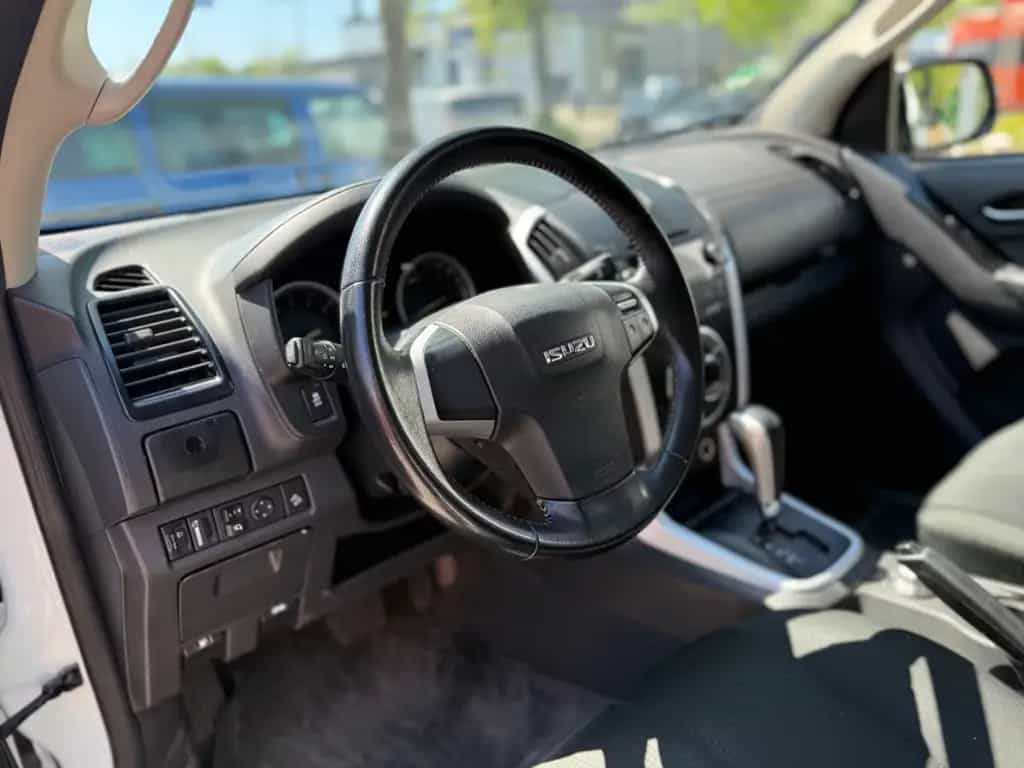 Isuzu D-Max Space Cab 4WD Basis Tempomat Kamera LKW Zu 11/2019-photo-12