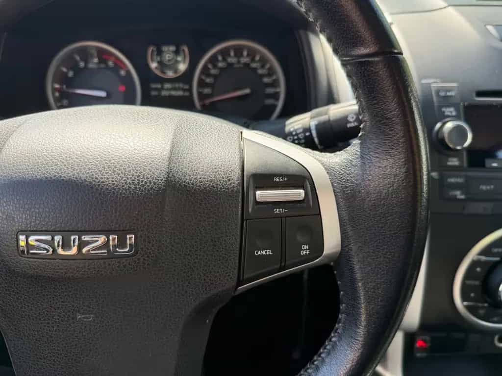 Isuzu D-Max Space Cab 4WD Basis Tempomat Kamera LKW Zu 11/2019-photo-17