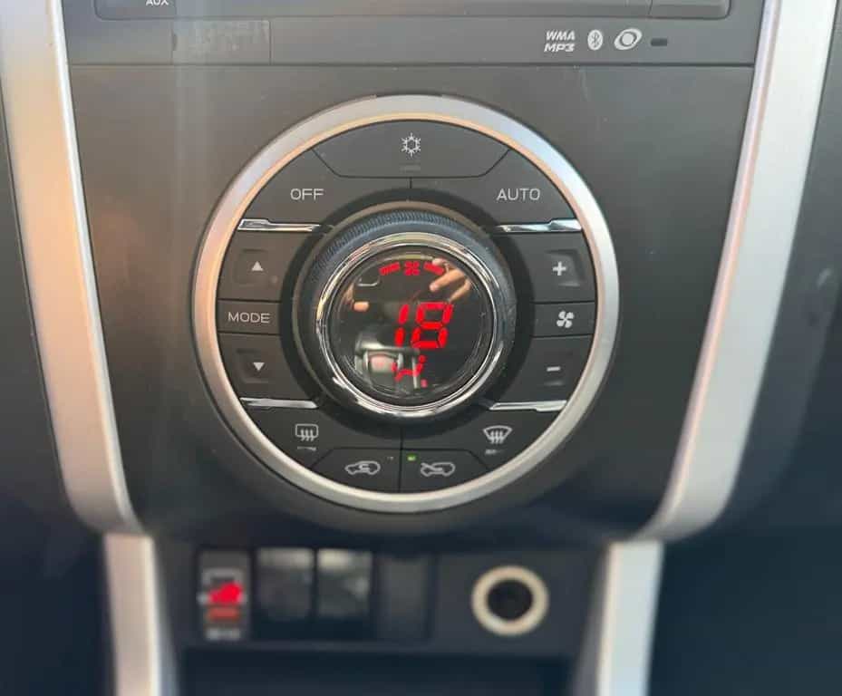 Isuzu D-Max Space Cab 4WD Basis Tempomat Kamera LKW Zu 11/2019-photo-21