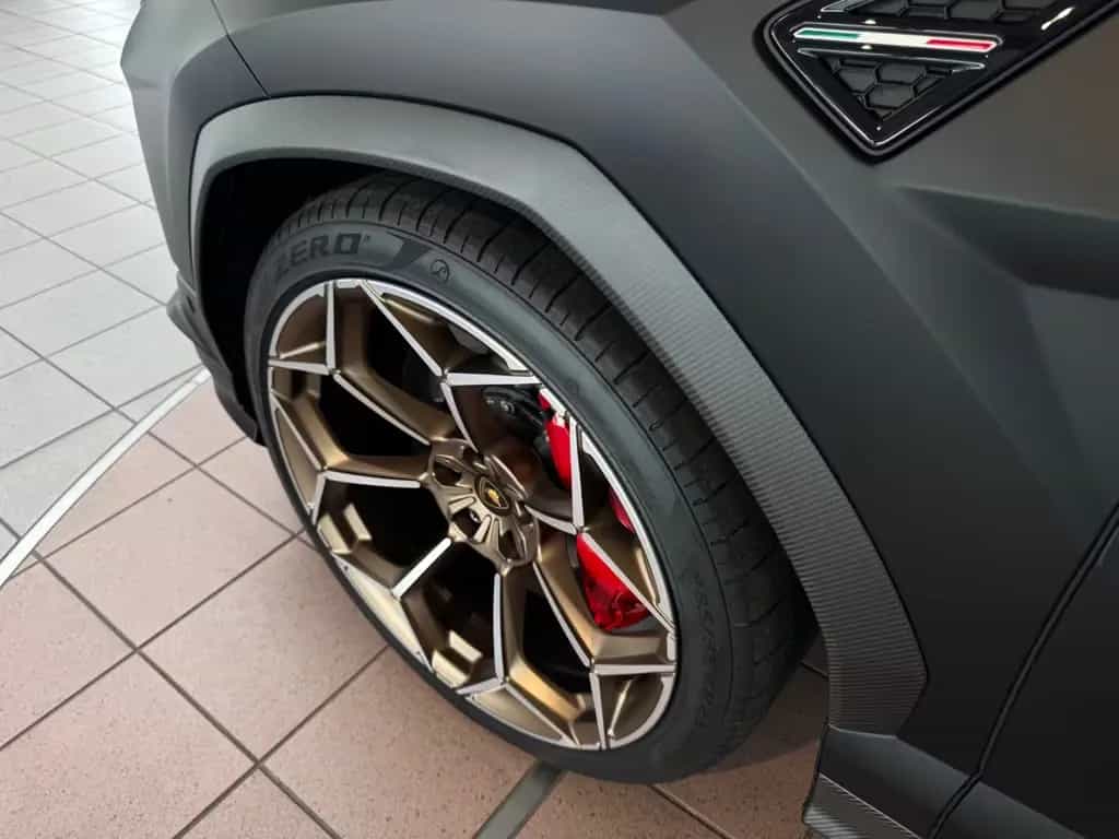 Lamborghini Urus Performante Matt Lack/Carbon Engine Bonnet 03/2025-photo-12