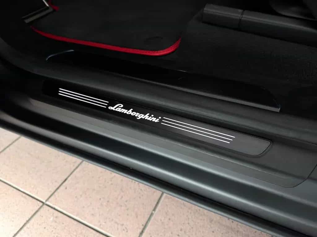 Lamborghini Urus Performante Matt Lack/Carbon Engine Bonnet 03/2025-photo-34