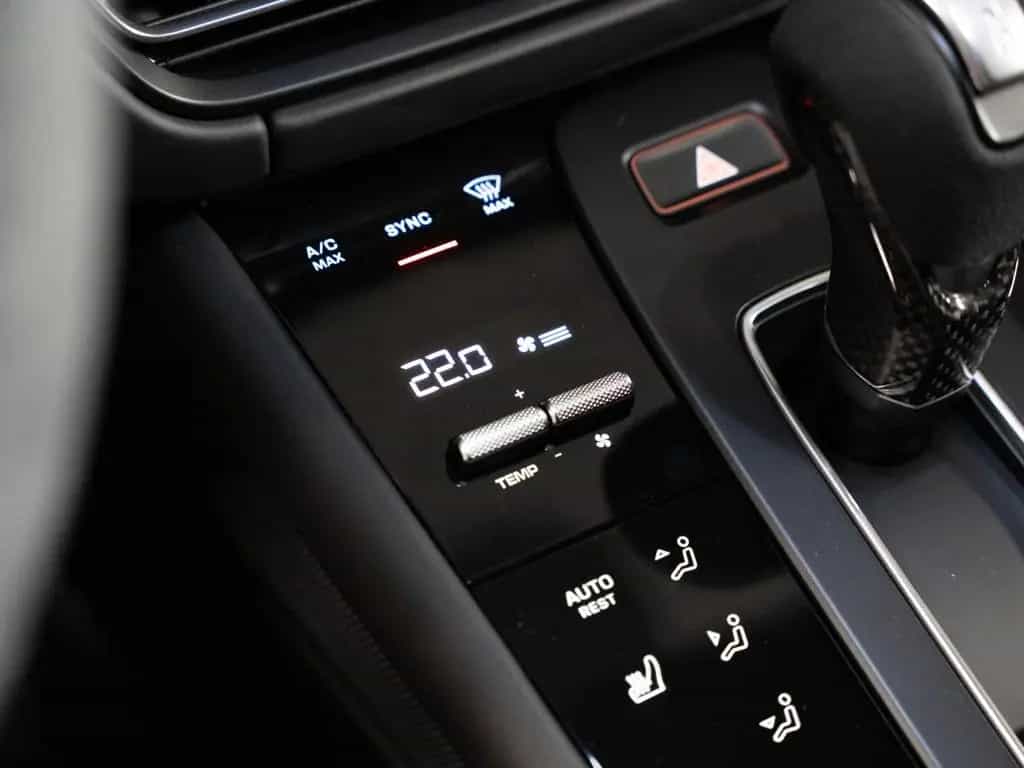 Porsche Macan GTS Standheizung Abstandsregeltempostat 08/2023-photo-23