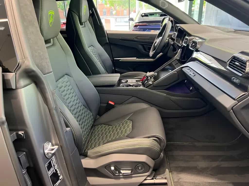 Lamborghini Urus S Pano Massage 23´ Carbon B&O 06/2024-photo-2