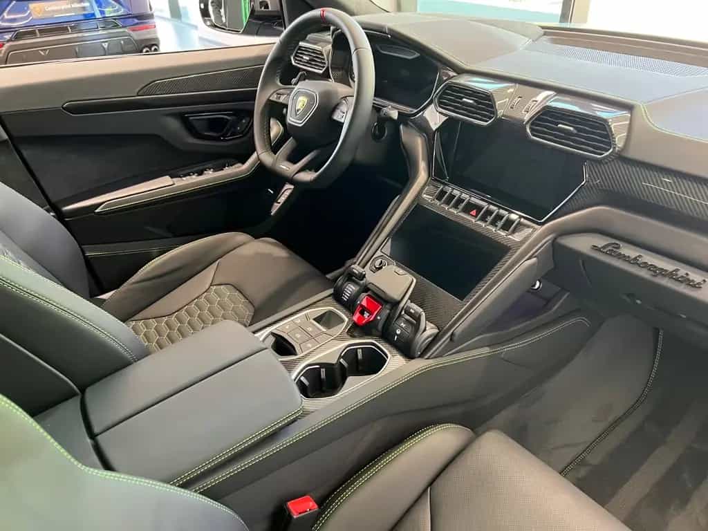 Lamborghini Urus S Pano Massage 23´ Carbon B&O 06/2024-photo-3