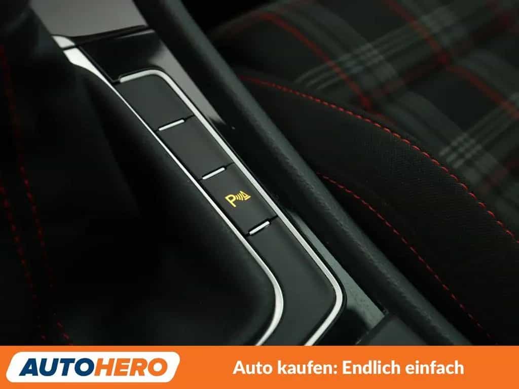 Volkswagen Golf VII 2.0 TSI GTI BMT*NAVI*LED*PDC* 02/2017-photo-25