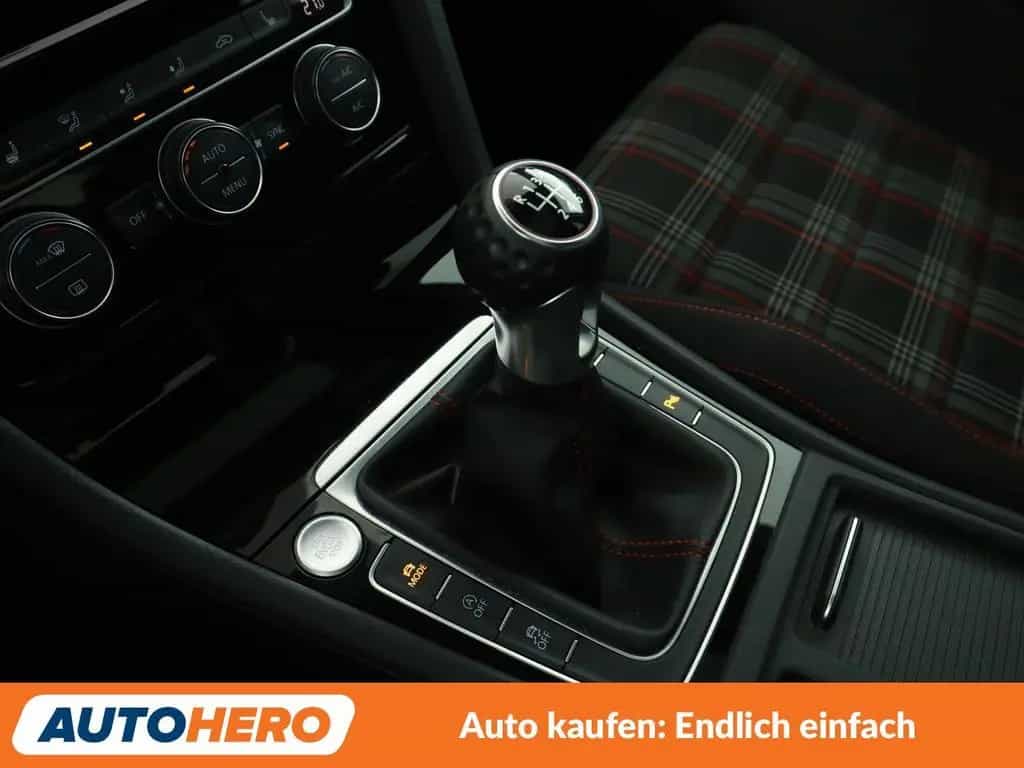 Volkswagen Golf VII 2.0 TSI GTI BMT*NAVI*LED*PDC* 02/2017-photo-27