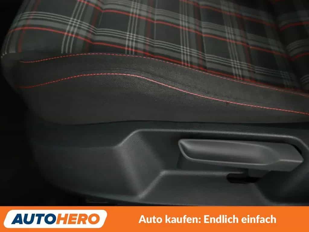 Volkswagen Golf VII 2.0 TSI GTI BMT*NAVI*LED*PDC* 02/2017-photo-32