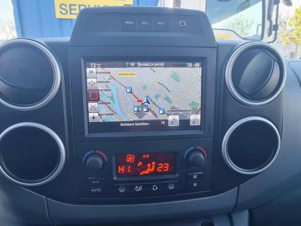 Citroën Berlingo Kombi Shine Klima Navi Einparkhilfe 06/2018-photo-11