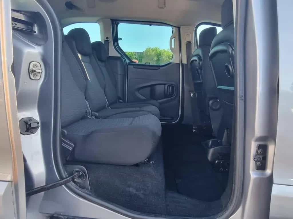 Citroën Berlingo Kombi Shine Klima Navi Einparkhilfe 06/2018-photo-19