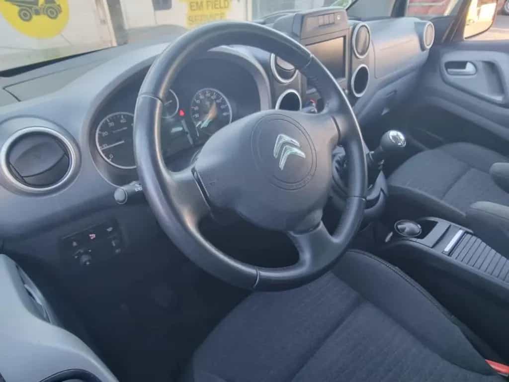 Citroën Berlingo Kombi Shine Klima Navi Einparkhilfe 06/2018-photo-24