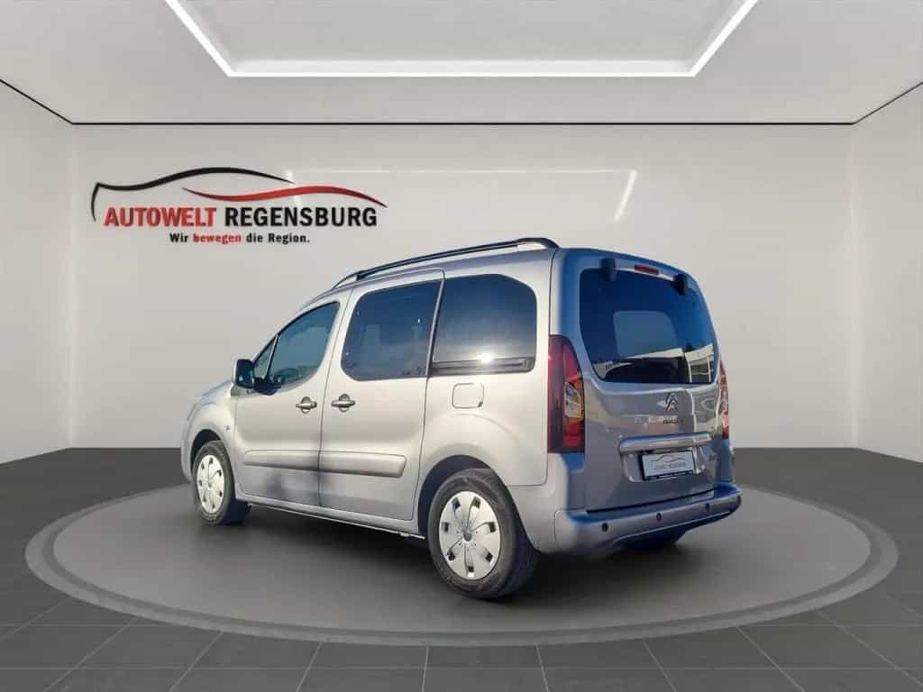 Citroën Berlingo Kombi Shine Klima Navi Einparkhilfe 06/2018-photo-4