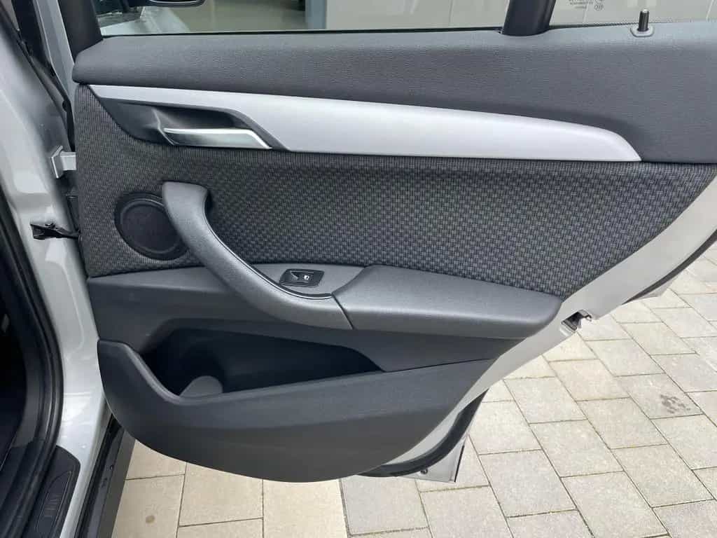 BMW X1 xDrive 18d Advantage/SHZ/PDC/NAVI/BMW-Service 06/2018-photo-18