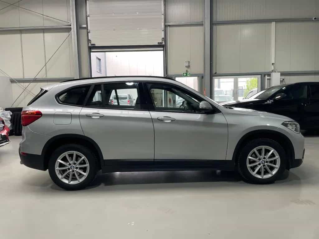 BMW X1 xDrive 18d Advantage/SHZ/PDC/NAVI/BMW-Service 06/2018-photo-3
