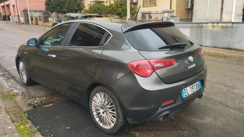 Alfa Romeo Giulietta 2.0 JTDm-2 170 CV Distincti 10/2011-photo-2