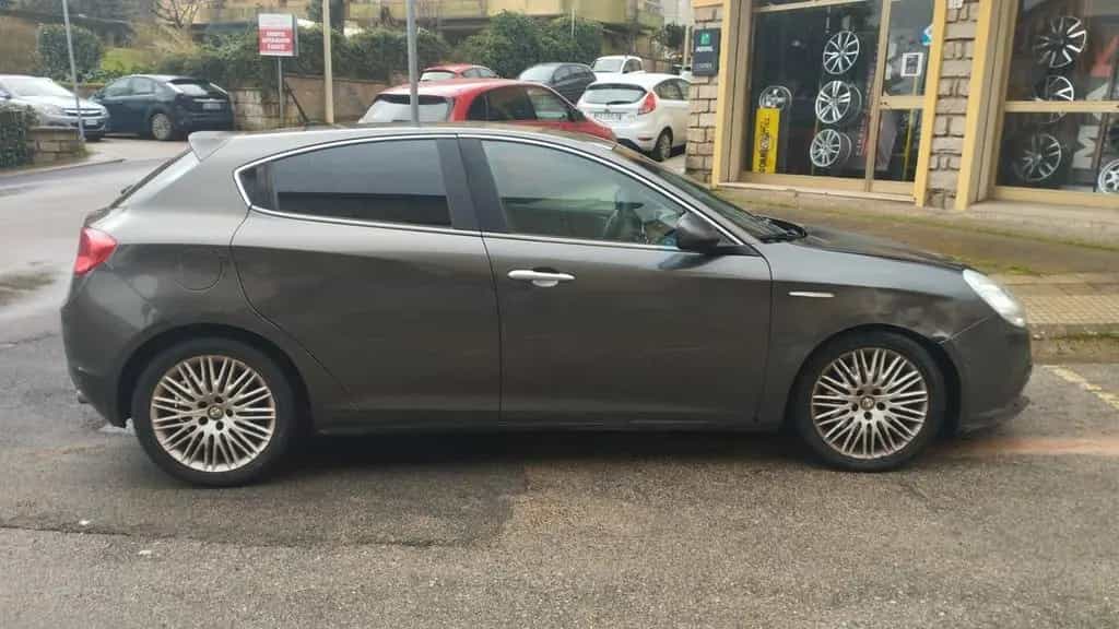 Alfa Romeo Giulietta 2.0 JTDm-2 170 CV Distincti 10/2011-photo-4