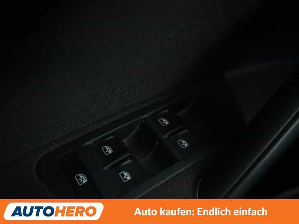Volkswagen Golf VII 1.4 TSI Comfortline BMT*NAVI*PDC*SHZ* 12/2017-photo-29