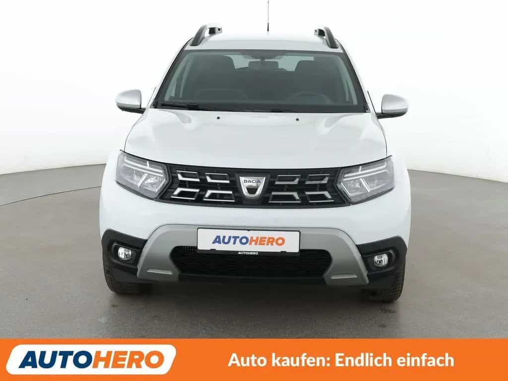 Dacia Duster 1.3 TCe Prestige 4WD*NAVI*CAM*PDC*SHZ* 07/2022-photo-8